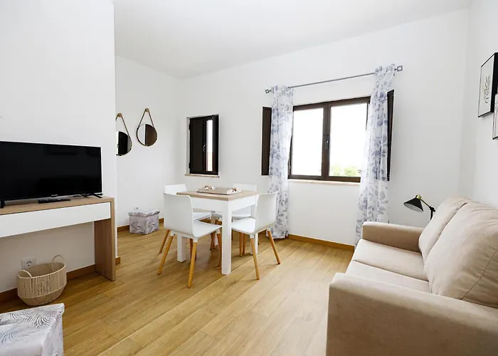A48 - Windmill 1 Bed In Apartment Odiáxere