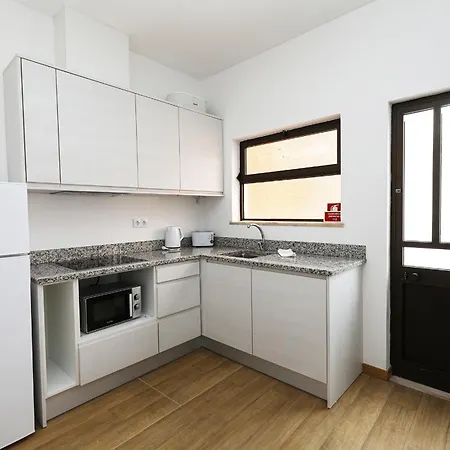 A48 - Windmill 1 Bed In * Odiáxere